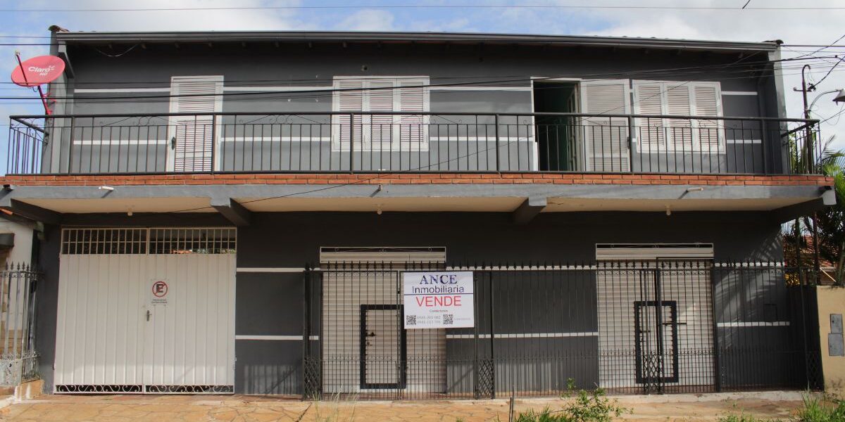 Casa con Salones en Ñemby