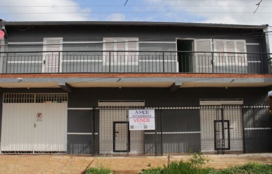 Casa con Salones en Ñemby